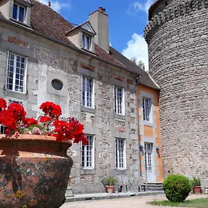 Hébergement de vacances Au Château De Sallebrune, Beaune d'Allier